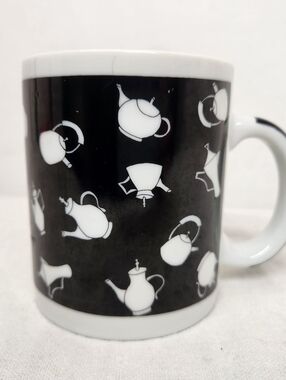 Chaleur Dan May Tea Pots Party Black White Ceramic Cup Mug